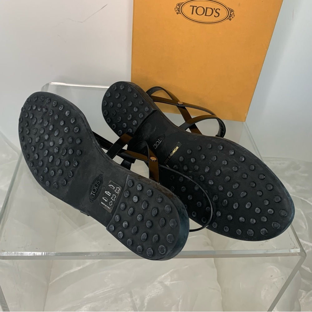 Tod’s Women’s Italian Black Patent Leather Silver Bar Accent Buckle Sandals! - Picture 9 of 11